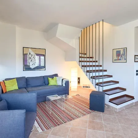 Holiday home Gorgeous In Ne With Kitchen Ne