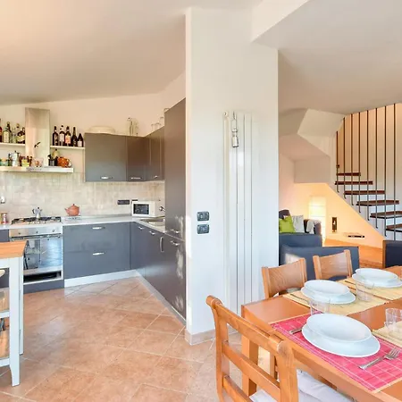 Gorgeous In Ne With Kitchen *